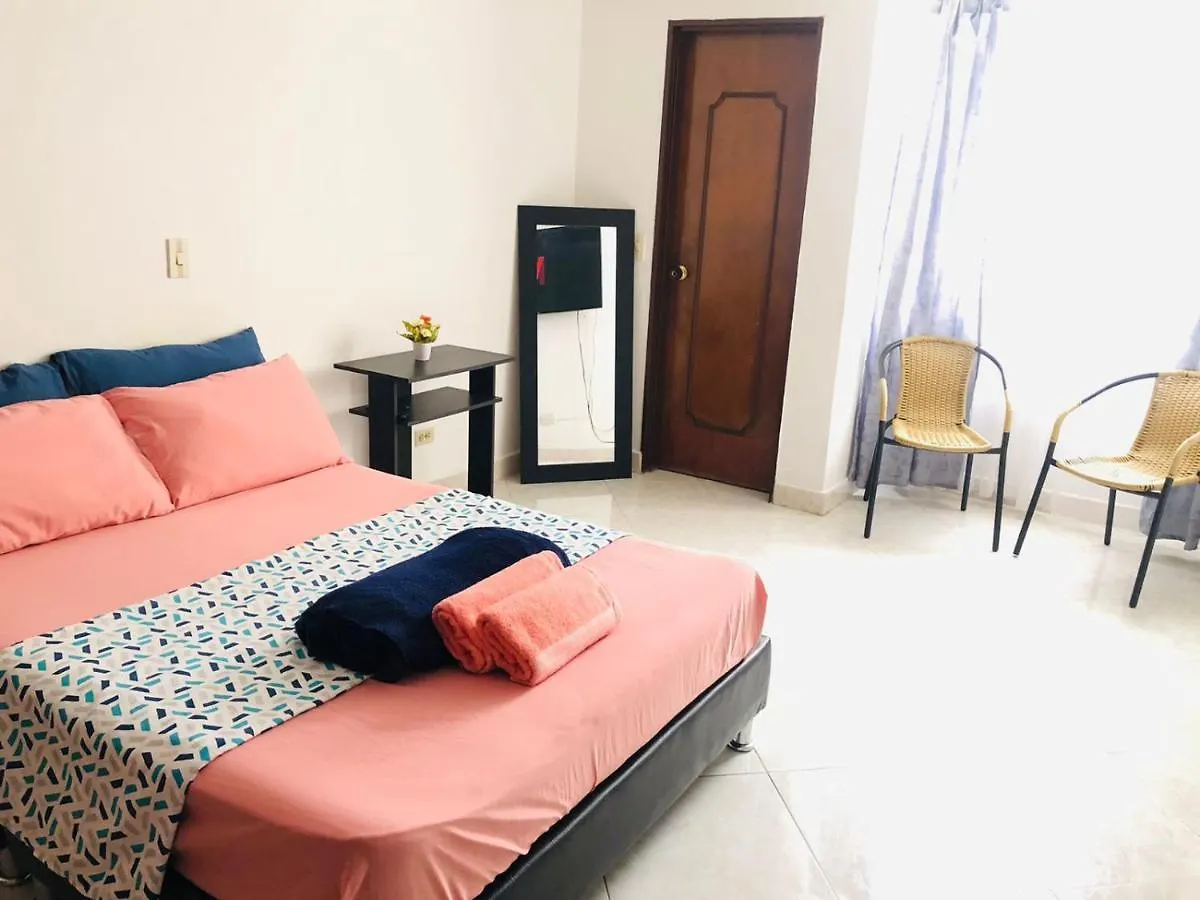 M&N Alojamiento Es Una Habitacion En Un Apto Medellin Homestay